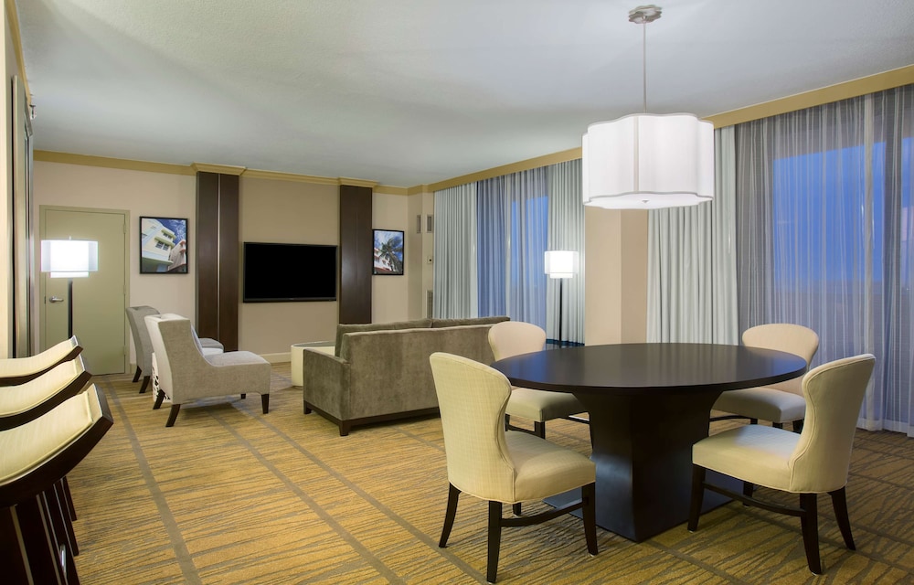 DoubleTree by Hilton Hotel Miami Airport & Convention Center - photo 30