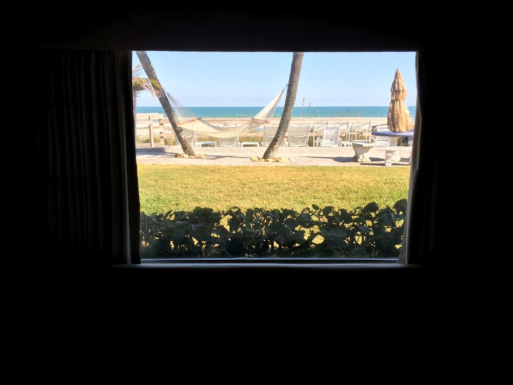 Surf Studio Beach Resort - photo 34