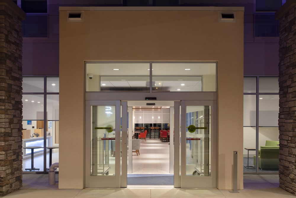 Holiday Inn Express & Suites Sioux City North Event Center by IHG - photo 69