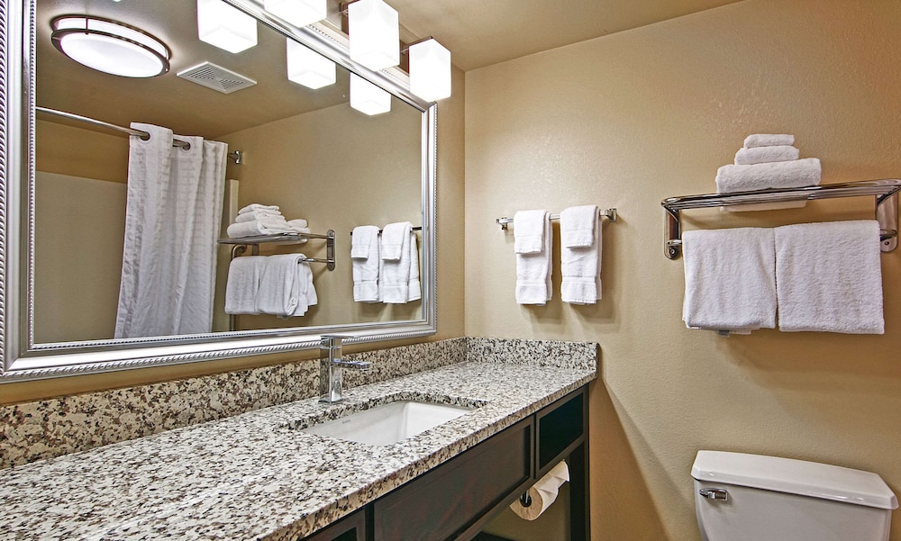 Comfort Inn and Suites Copley Akron - photo 9