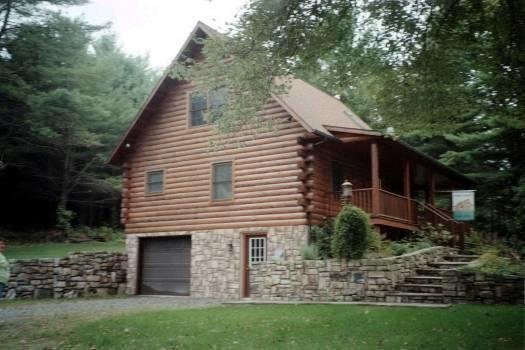 The Old Tioga Inn Bed And Breakfast — 5-Star Luxury Hotel in Benton, United States