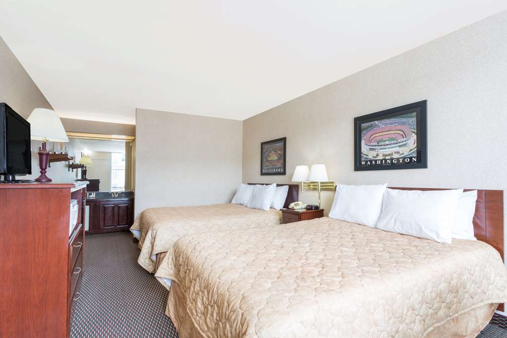 Ramada Limited Norfolk - photo 9