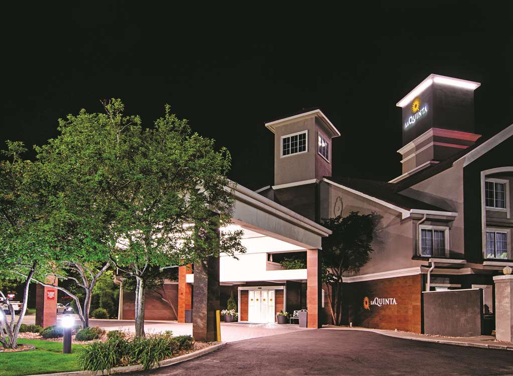 La Quinta Inn & Suites by Wyndham Denver Airport DIA - photo 3