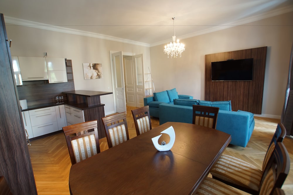 Imperial Apartments Schönbrunn — 4-Star Luxury Hotel in Vienna, Austria