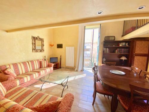 Casa Umberto I — 4-Star Luxury Hotel in Taormina, Italy