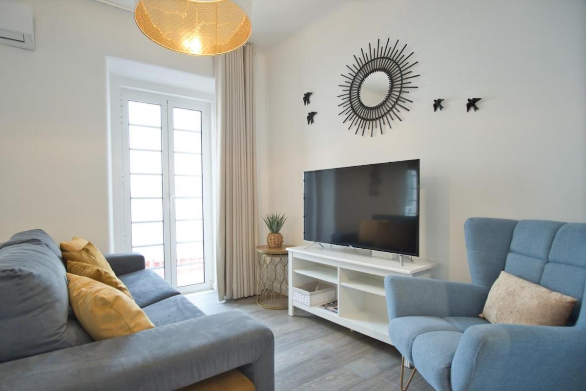 Charming 3br in the Heart of Town by Feel Nazare — 4-Star Luxury Hotel in Nazare, Portugal