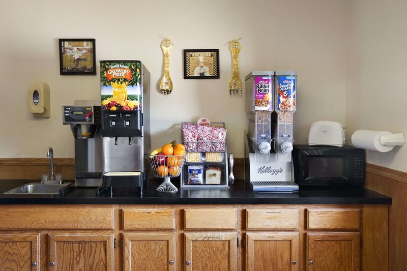 Super 8 by Wyndham Batesville - photo 24