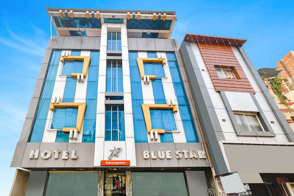 Fabexpress Blue Star - carbon neutral hotel in Ujjain