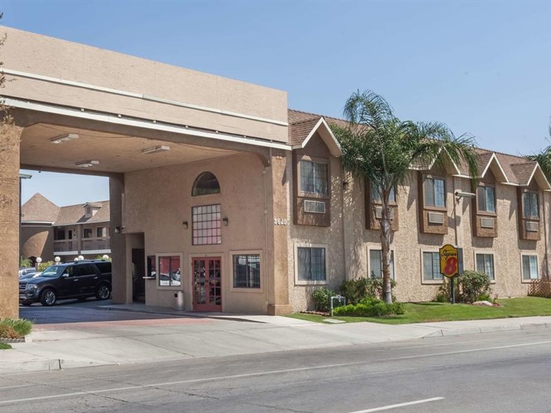 Super 8 by Wyndham Bakersfield South CA — Bakersfield — photo 3