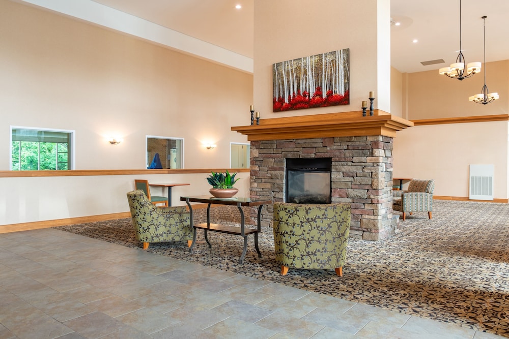 White River Inn and Suites - photo 5