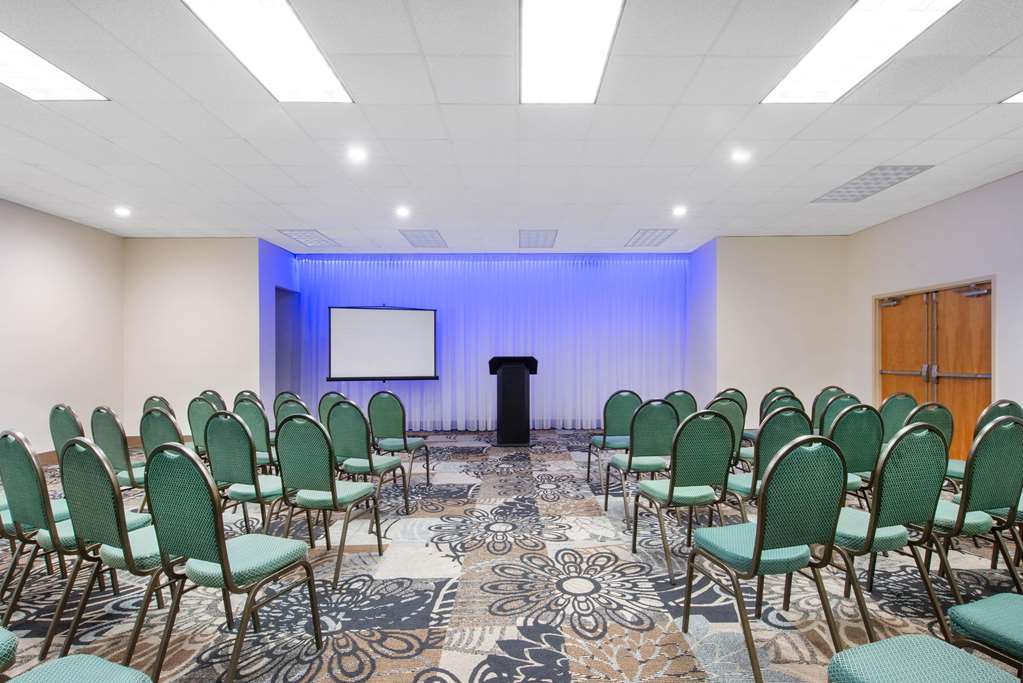 La Quinta Inn by Wyndham Clearwater Central - photo 22