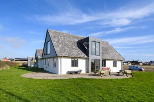Pool house with beautiful view by the sea SJ650 — 4-Star Luxury Hotel in Lemvig, Denmark