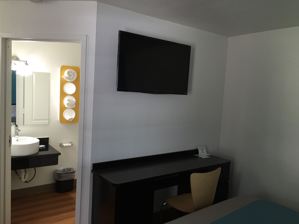 Motel6 Prairie Du Chien WI - photo 35
