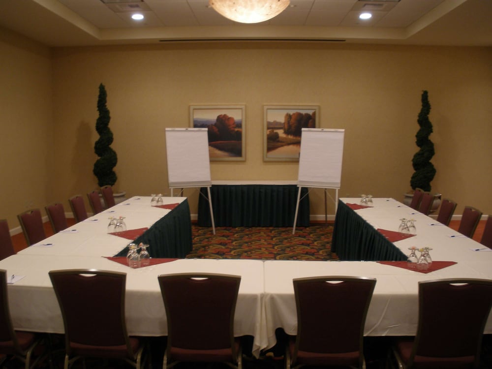 Hilton Garden Inn Yakima Downtown - photo 32