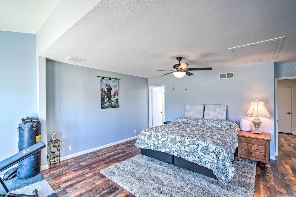 Sun dappled Palm Desert Retreat w Pool & Spa - photo 4