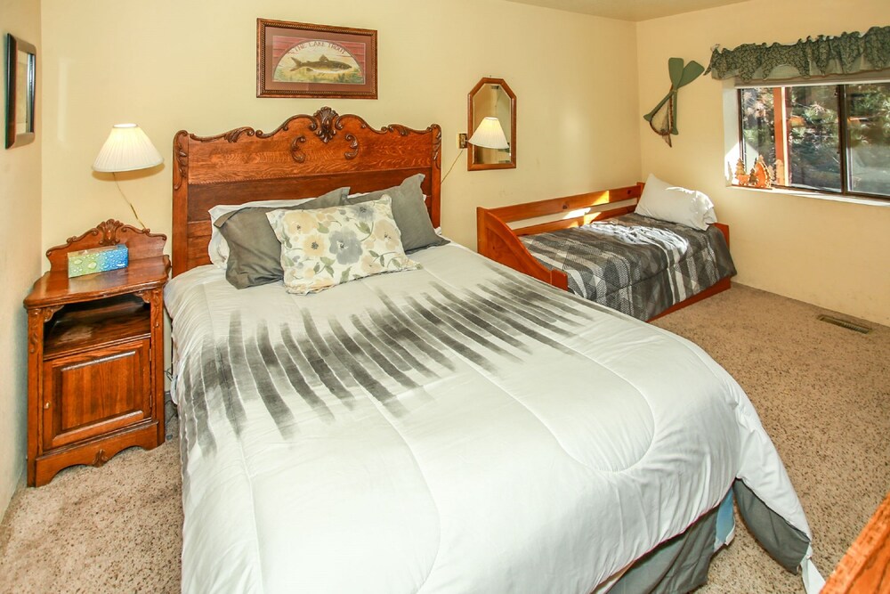 Smokey Bear's Den - photo 4