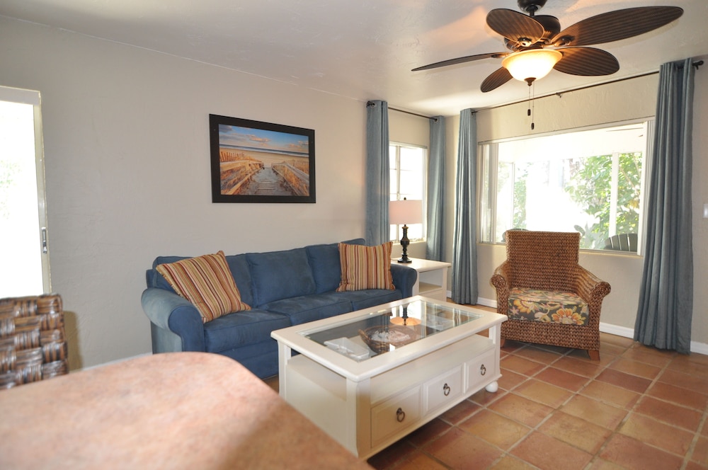 Lido Islander Inn - photo 47