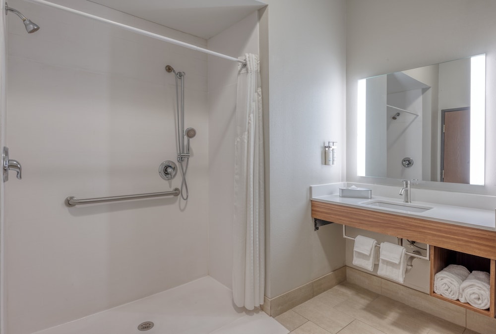 Holiday Inn Express & Suites Thornburg S. Fredericksburg by IHG - photo 13