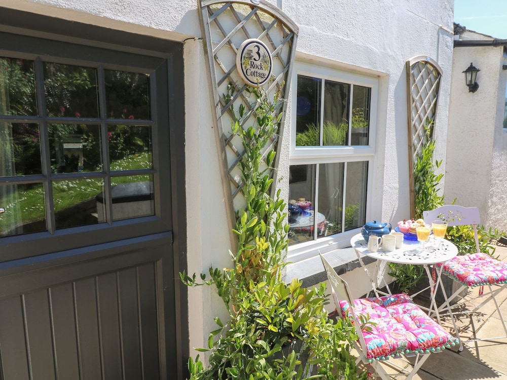 3 Rock Cottages — 4-Star Luxury Hotel in Kingston Upon Thames, United Kingdom