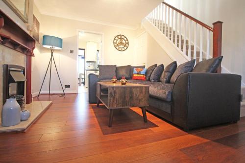 The Barwoods Modern Spacious Home in Chester Parking — 4-Star Luxury Hotel in Chester, United Kingdom
