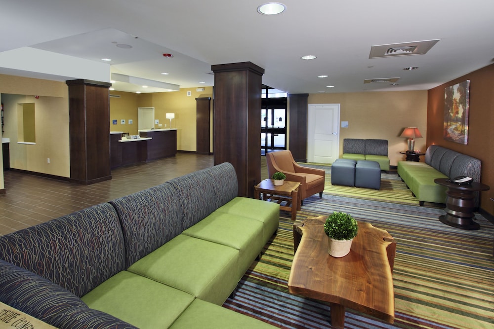 Holiday Inn Express & Suites Colorado Springs First & Main by IHG - photo 3
