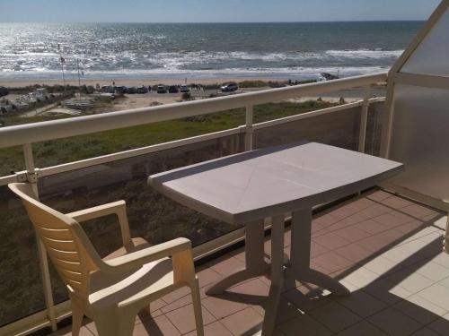 Appartement Avec Balcon Vue Mer — 4-Star Luxury Hotel in Merlimont, France