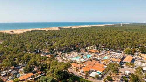 Le Vieux Port Camping Village Resort & Spa — hotel in Saint-Julien-Des-Landes
