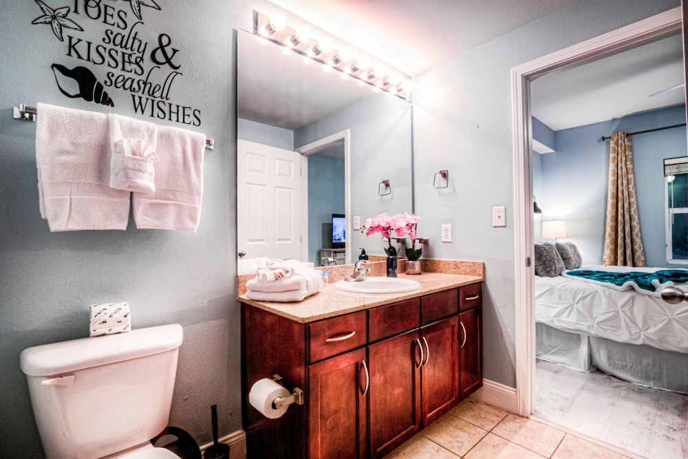 Laketown Wharf Resort by Aneliya's Rentals - photo 774
