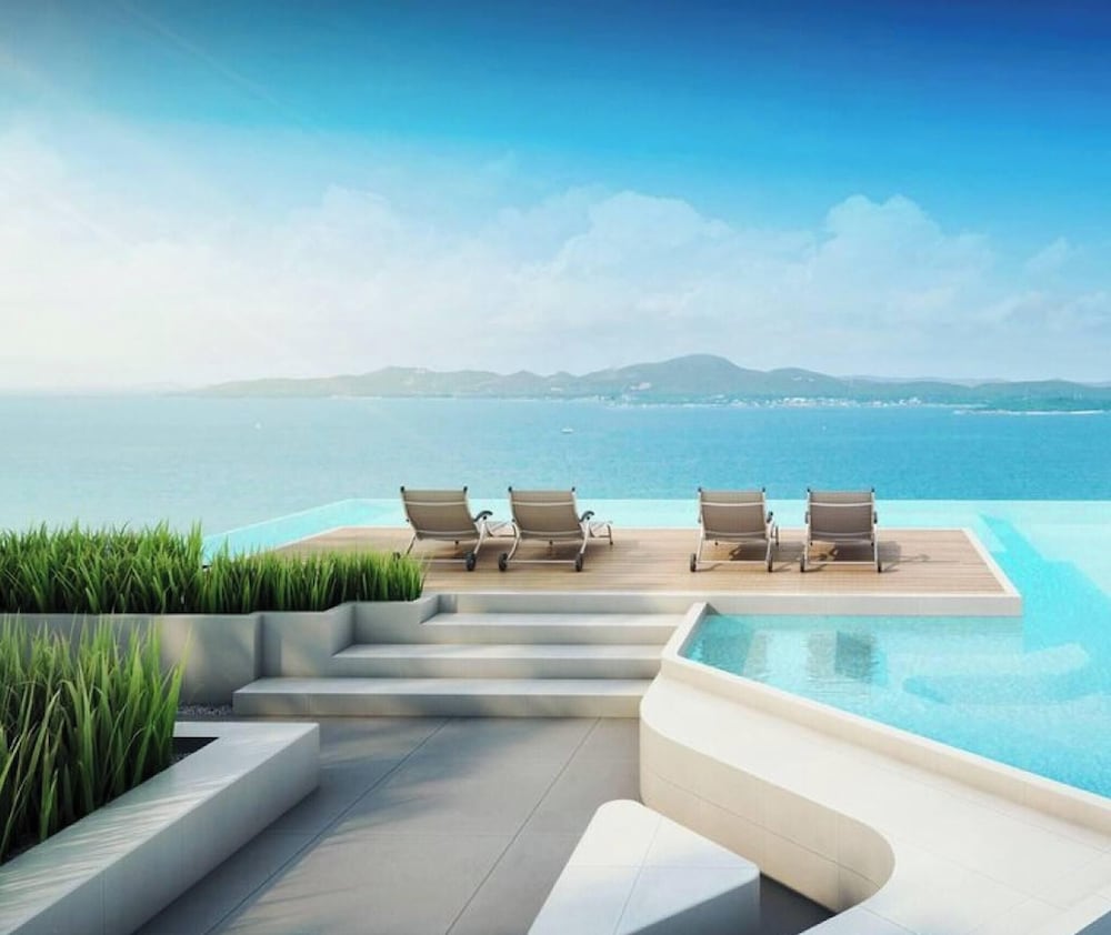 Luxury Sea View High Floor Best Stay — 4-Star Luxury Hotel in Pattaya, Thailand