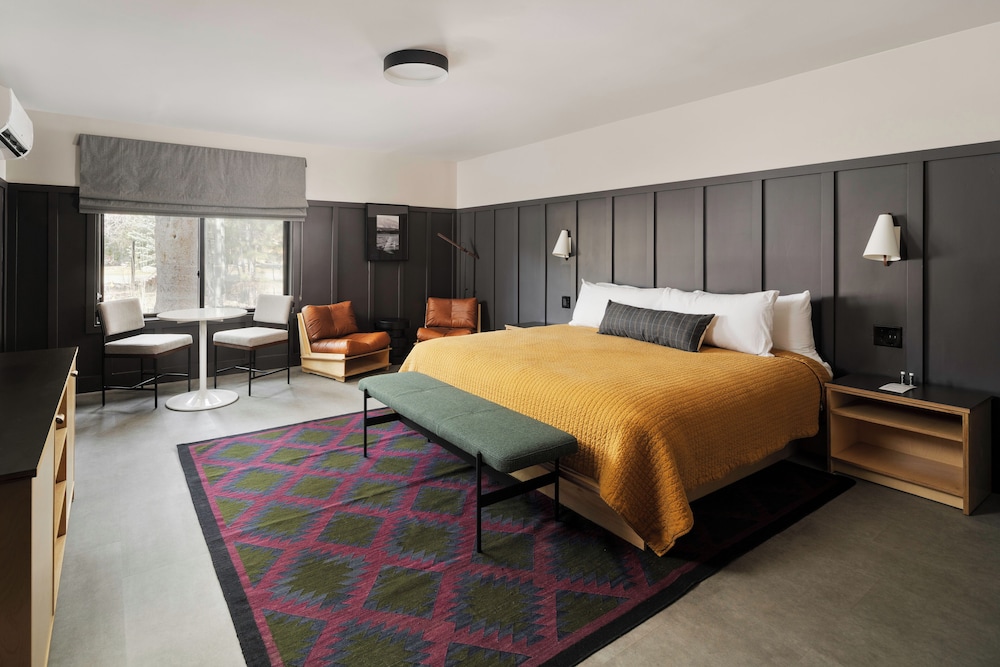 The Coachman Hotel - photo 38