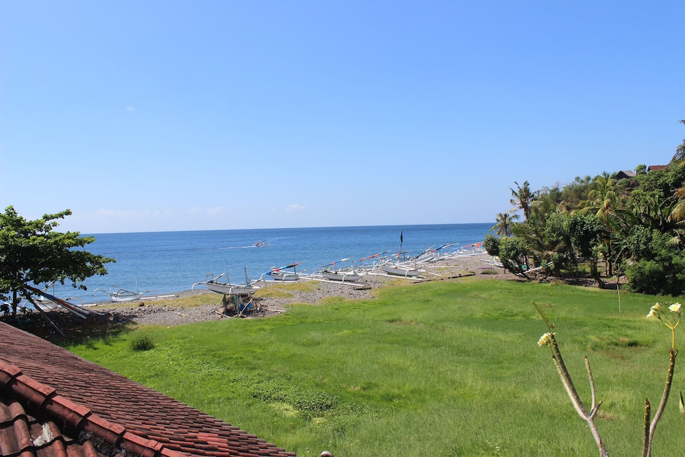 Arya Amed Beach Resort and Dive Center — Amlapura — photo 3