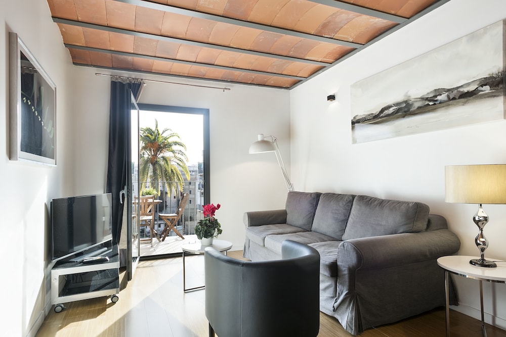 Aspasios Las Ramblas Apartments — 4-Star Luxury Hotel in Barcelona, Spain