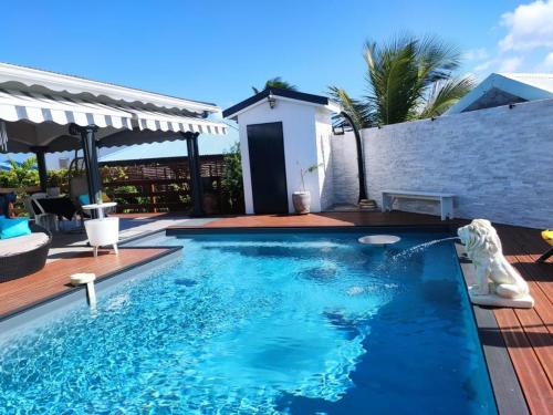 ZANNANNA F1 de charme tout équipé Le Moule avec piscine in Le Moule, Guadeloupe