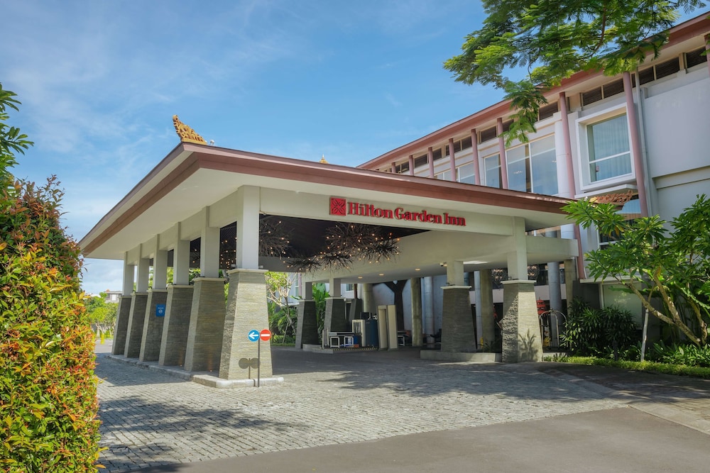 Hilton Garden Inn Bali Ngurah Rai Airport — 4-Star Luxury Hotel in Tuban, Indonesia