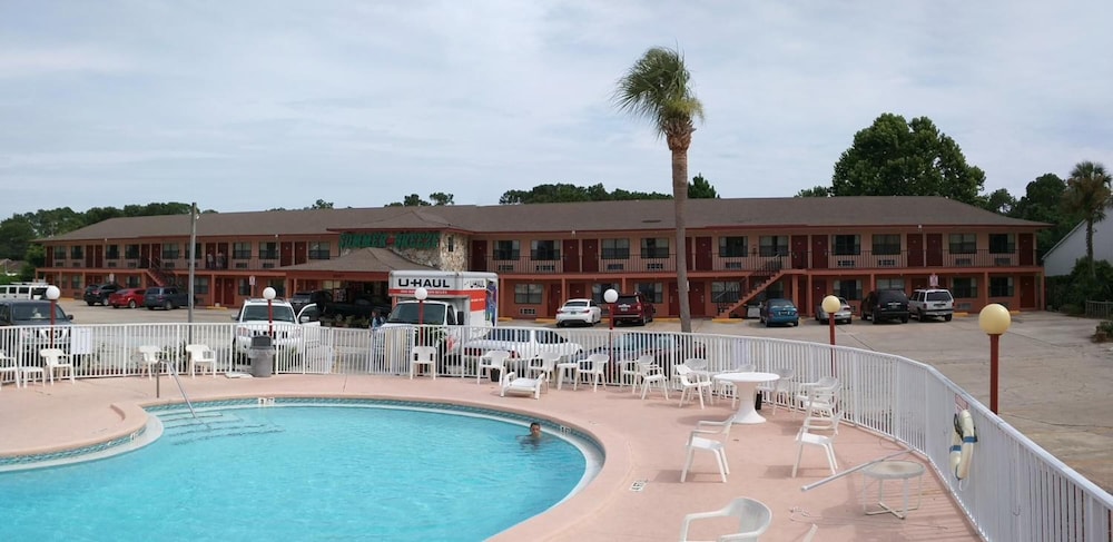 Summer Breeze Motel - photo 29