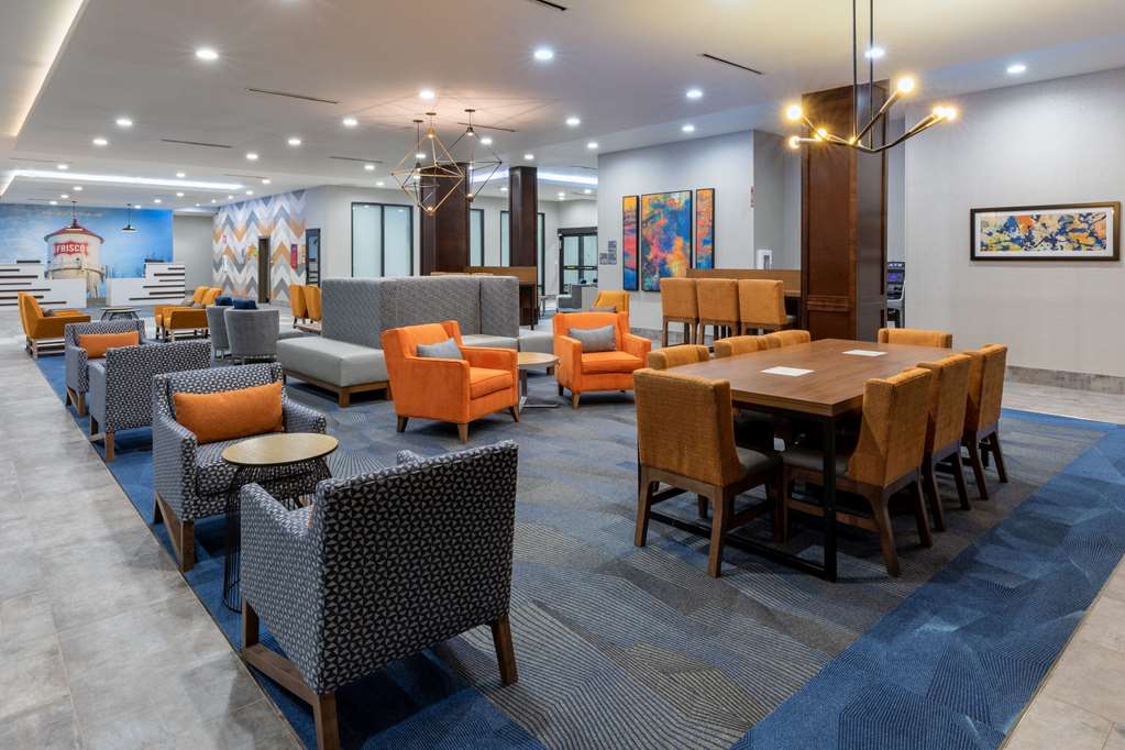 La Quinta Inn & Suites by Wyndham Dallas Frisco Stadium - photo 12