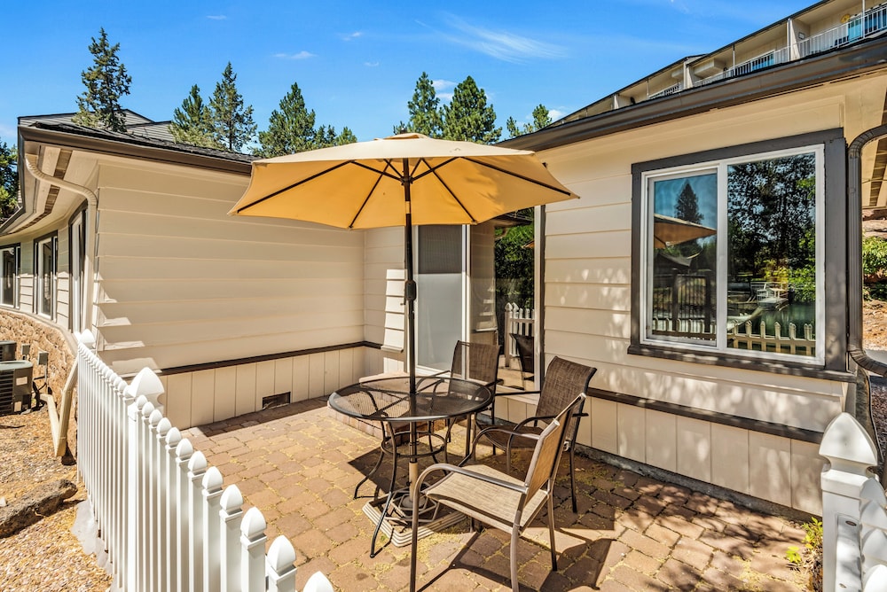 Bend Riverside Inn & Suites - photo 299