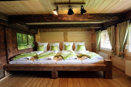 Ferienhütte Biobetrieb Lippenhof — hotel in Breitnau