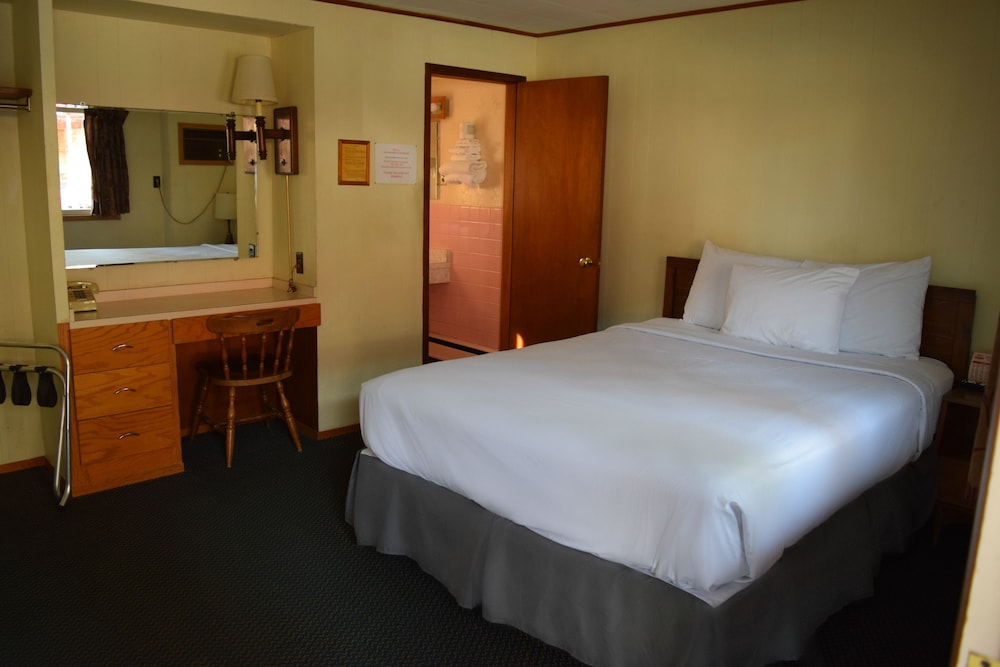 Mid City Motel - photo 5