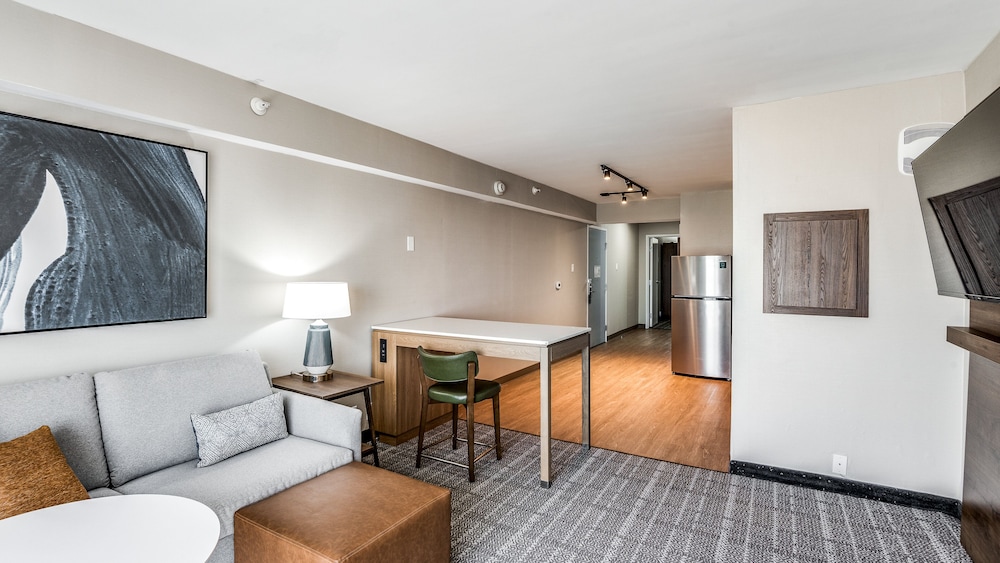 Staybridge Suites Dallas Market Ctr Love Field by IHG - photo 12
