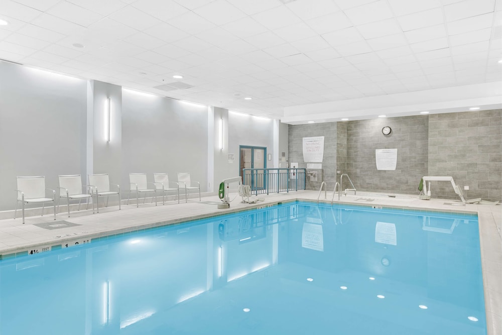 Embassy Suites by Hilton Alexandria Old Town - photo 33
