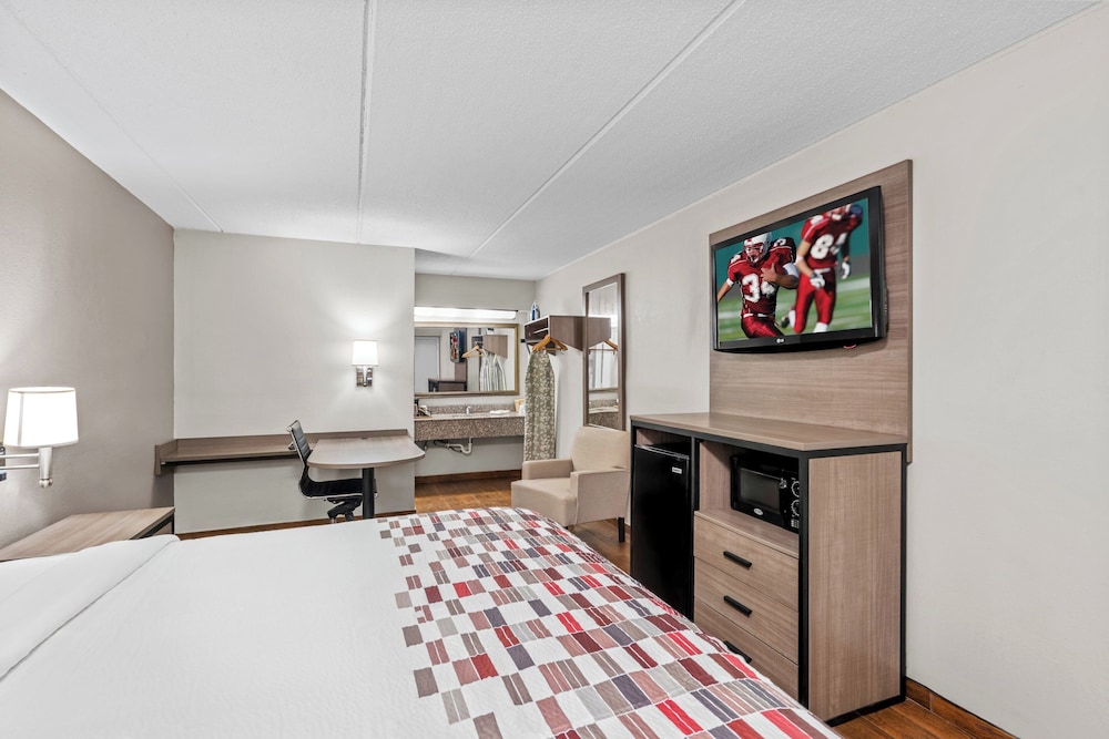 Red Roof Inn Jackson Downtown Fairgrounds - photo 15