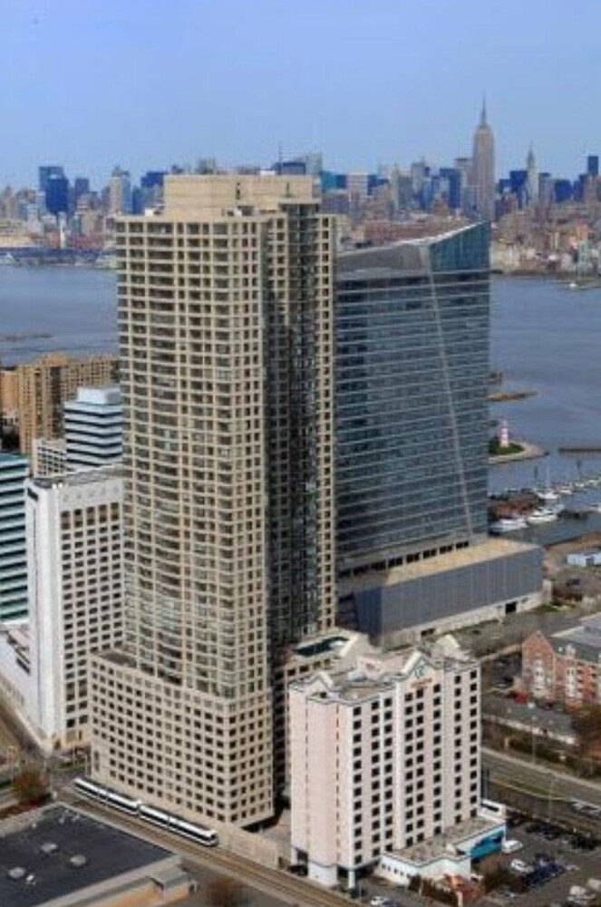 M Suites at Newport - photo 29
