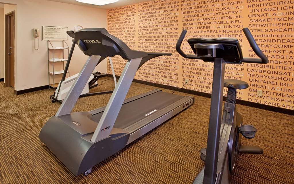 La Quinta Inn & Suites by Wyndham Des Moines West Clive - photo 32