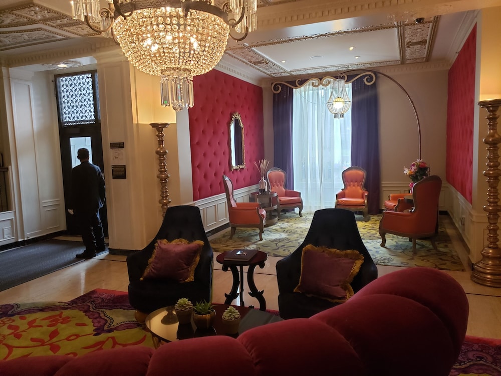 The Huntington Hotel - photo 2