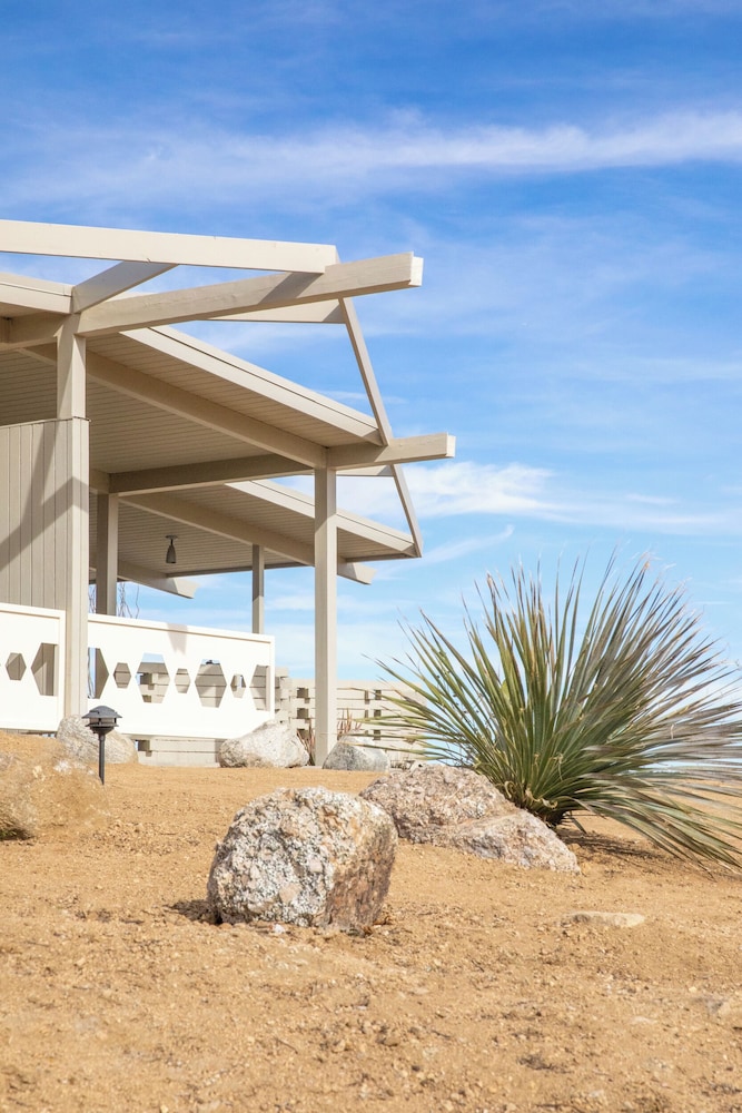 The Bungalows by Homestead Modern at The Joshua Tree Retreat Center - photo 89