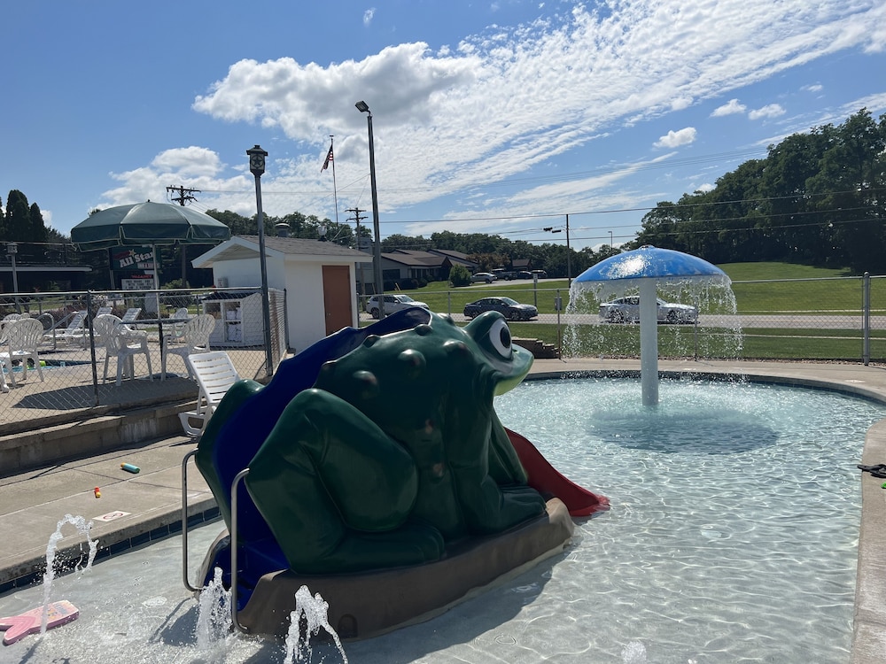 All Star Inn & Suites - photo 370