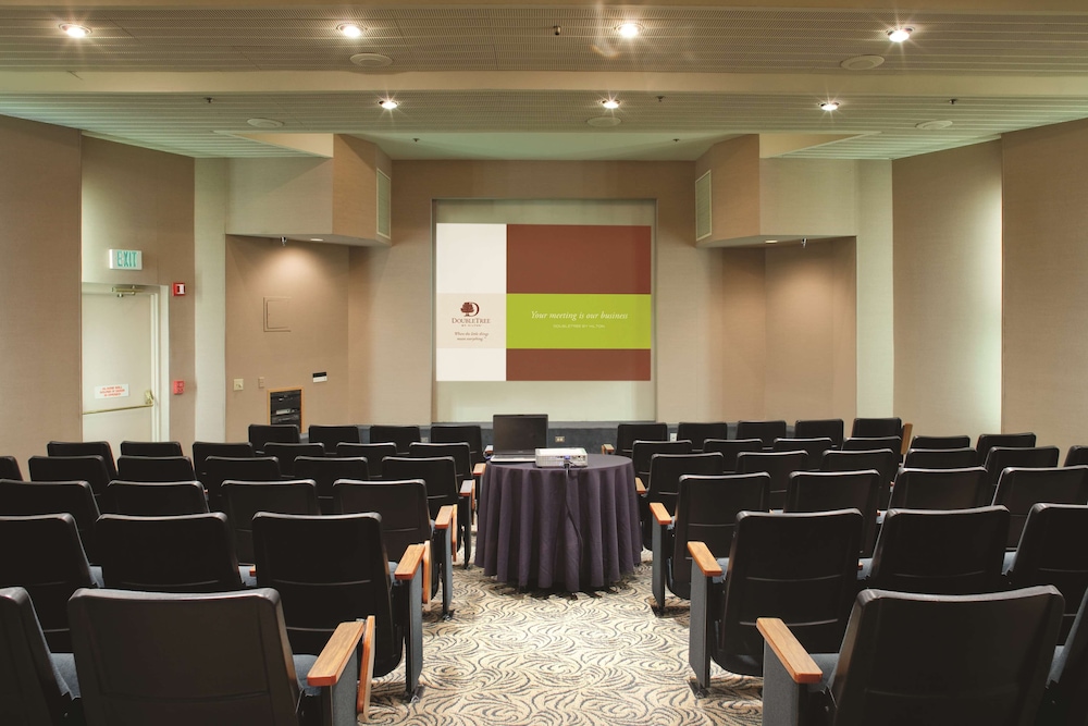 DoubleTree by Hilton Denver Aurora - photo 33