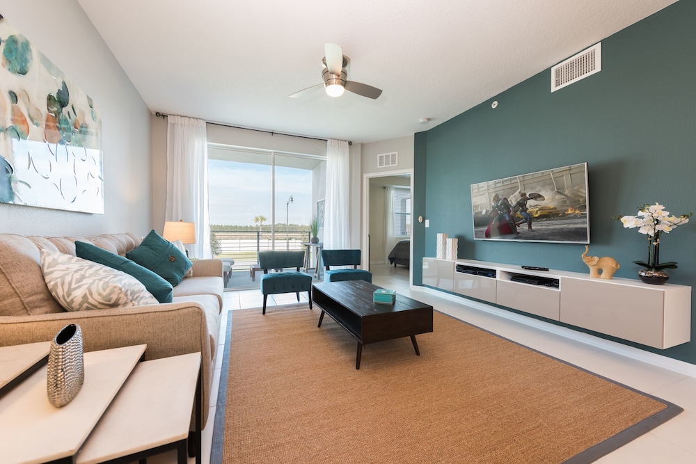 Storey Lake Resort By Vhc Hospitality — 4-Star Luxury Hotel in Kissimmee, United States