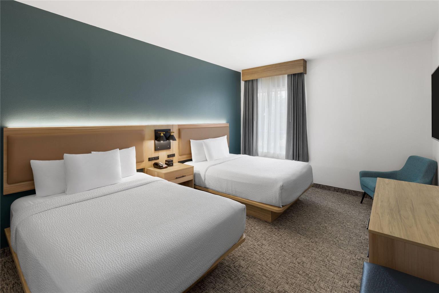 La Quinta Inn & Suites by Wyndham Lexington South Hamburg - photo 48